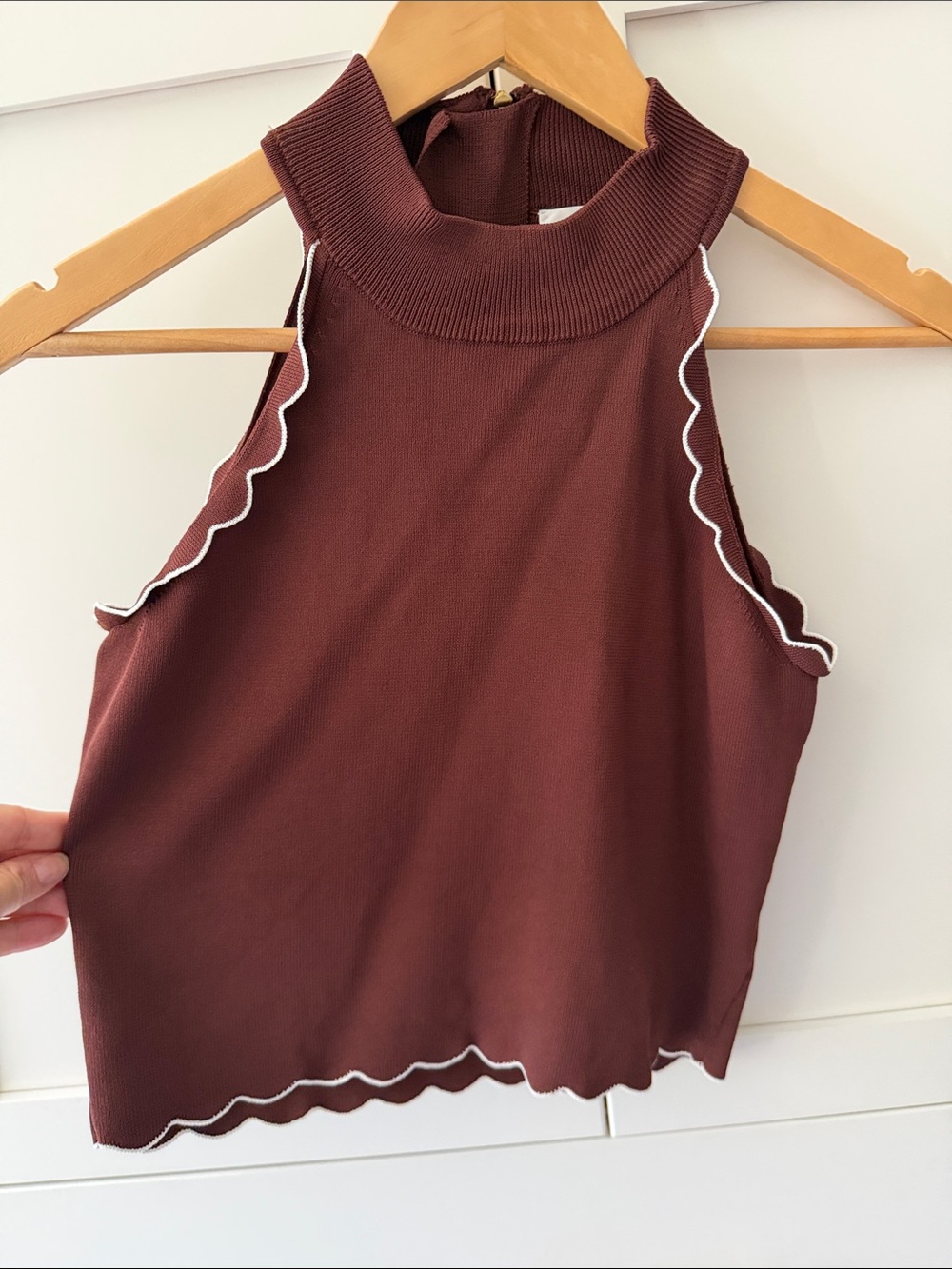 Sleeveless Mock Neck Scallop Trim Top - Brown